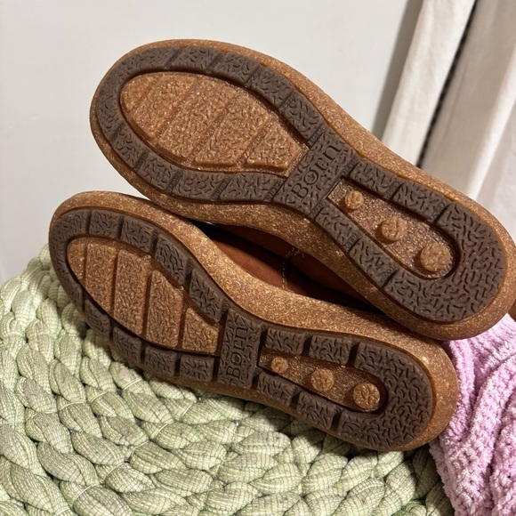 Born Naya Brown Tan Nubuck Slip On Comfort Flat Loafer NWOB - Picture 8 of 9